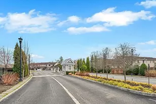 248 Pond View Ln, Smithtown, NY 11787 - Photo 40