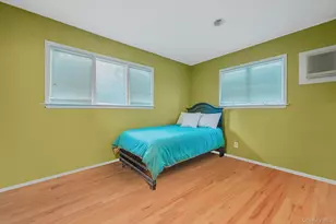 194 Central Park Rd, Plainview, NY 11803 - Photo 14