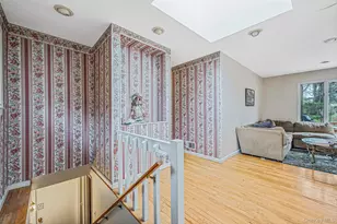 194 Central Park Rd, Plainview, NY 11803 - Photo 6