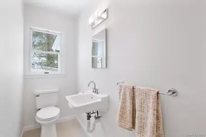 9 Tanglewood Road, Scarsdale, NY 10583 - Photo 8