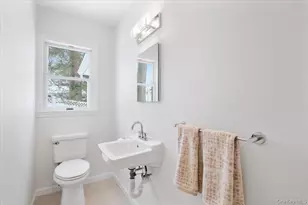 9 Tanglewood Rd, Scarsdale, NY 10583 - Photo 8