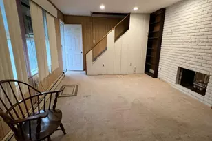 135 Sunrise Ln, Hempstead, NY 11756 - Photo 6