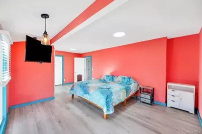 10 Westwind Drive, Bohemia, NY 11716 - Photo 10