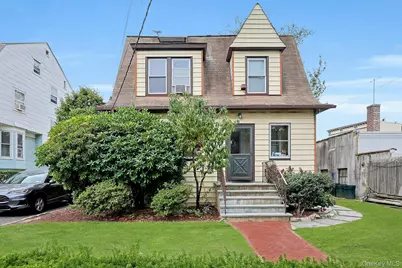 11 Woodland Avenue, New Rochelle, NY 10805 - Photo 1