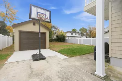 26 Carman Avenue, Cedarhurst, NY 11516 - Photo 24