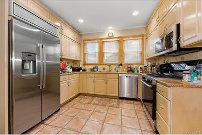 26 Carman Avenue, Cedarhurst, NY 11516 - Photo 8