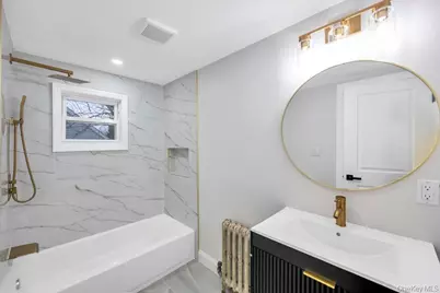 751 S Hickory Street, Lindenhurst, NY 11757 - Photo 10