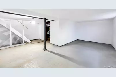 751 S Hickory Street, Lindenhurst, NY 11757 - Photo 18