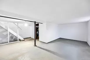 751 S Hickory St, Lindenhurst, NY 11757 - Photo 18