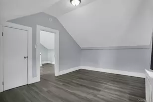 14 Maple St, Glenwood Landing, NY 11547 - Photo 12