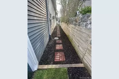 14 Maple Street, Glenwood Landing, NY 11547 - Photo 18