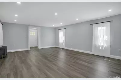 14 Maple Street, Glenwood Landing, NY 11547 - Photo 4