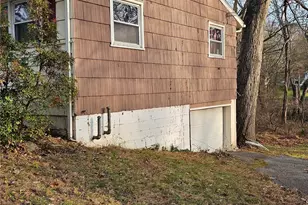 177 Roosevelt Rd, Hyde Park, NY 12538 - Photo 16