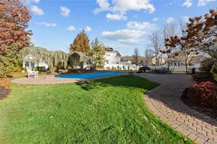 2 Mayflower Ln, Holtsville, NY 11742 - Photo 4