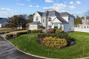 2 Mayflower Ln, Holtsville, NY 11742 - Photo 2