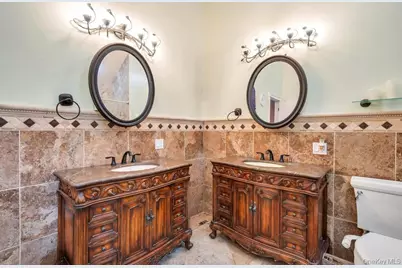 277 Clocks Boulevard, Massapequa, NY 11758 - Photo 22