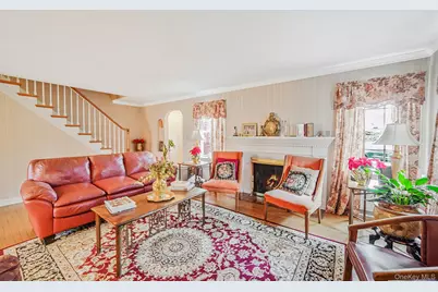 7 Rugby Road, Westbury, NY 11590 - Photo 2