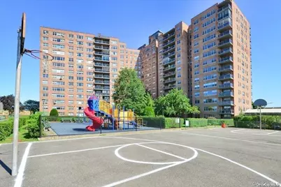61-20 Grand Central Parkway #C303, Forest Hills, NY 11375 - Photo 22