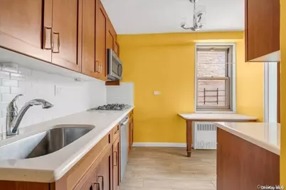 61-20 Grand Central Parkway #C303, Forest Hills, NY 11375 - Photo 14