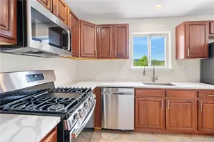 221 Tamerisk Ln, New Windsor, NY 12553 - Photo 12