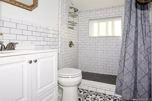 181 Friends Ln, Westbury, NY 11590 - Photo 18
