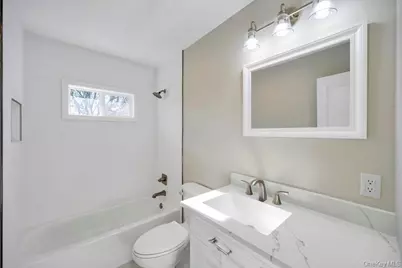 16 Columbus Avenue, Brentwood, NY 11717 - Photo 20