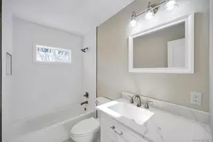 16 Columbus Ave, Brentwood, NY 11717 - Photo 20