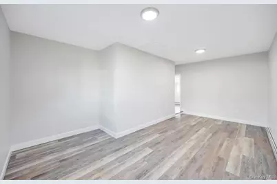 16 Columbus Avenue, Brentwood, NY 11717 - Photo 12