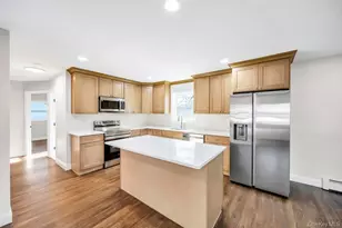 16 Columbus Ave, Brentwood, NY 11717 - Photo 10