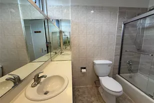 130 S Middle Neck Rd, Great Neck, NY 11021 - Photo 18