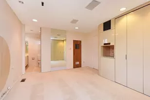 130 S Middle Neck Rd, Great Neck, NY 11021 - Photo 10