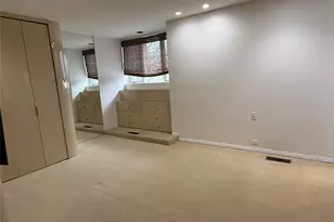 130 S Middle Neck Rd, Great Neck, NY 11021 - Photo 16