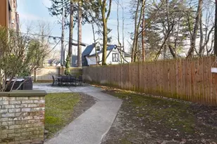 130 S Middle Neck Rd, Great Neck, NY 11021 - Photo 20