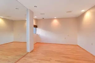 130 S Middle Neck Rd, Great Neck, NY 11021 - Photo 14