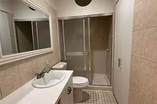 130 S Middle Neck Rd, Great Neck, NY 11021 - Photo 14