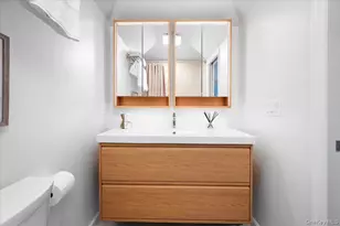 110 Round Hill Rd, Dobbs Ferry, NY 10522 - Photo 20