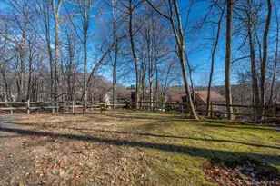 110 Round Hill Rd, Dobbs Ferry, NY 10522 - Photo 26