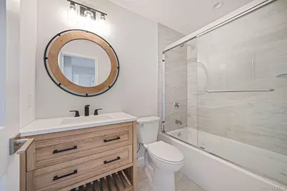 115 Riviera Parkway, Lindenhurst, NY 11757 - Photo 22