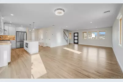 115 Riviera Parkway, Lindenhurst, NY 11757 - Photo 28