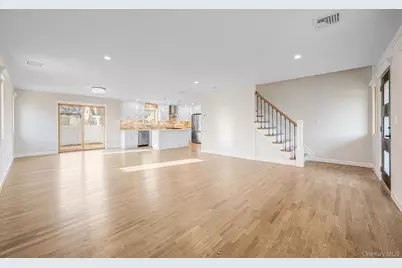 115 Riviera Parkway, Lindenhurst, NY 11757 - Photo 24