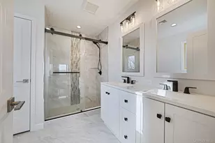 115 Riviera Pkwy, Lindenhurst, NY 11757 - Photo 12