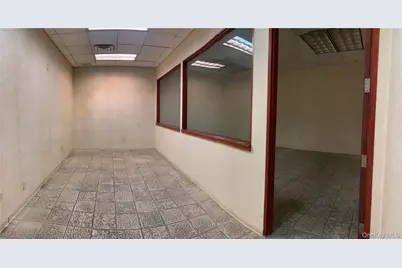 13681 Roosevelt Avenue, Flushing, NY 11354 - Photo 4