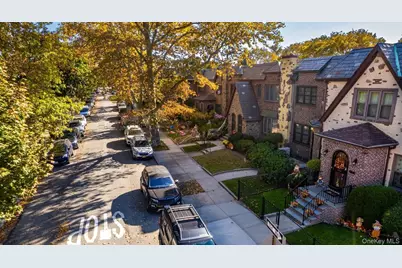 64-68 83 Place, Middle Village, NY 11379 - Photo 4