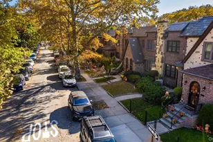 64-68 83 Pl, Middle Village, NY 11379 - Photo 4