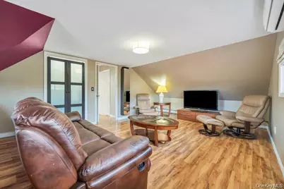 46 Hardy Lane, Westbury, NY 11590 - Photo 18