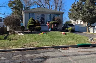 [Address not provided], Bay Shore, NY 11706 - Photo 8