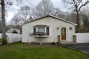 79 S Evergreen Dr, Selden, NY 11784 - Photo 2