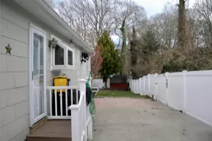 79 S Evergreen Dr, Selden, NY 11784 - Photo 4