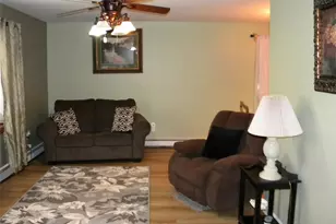 79 S Evergreen Dr, Selden, NY 11784 - Photo 10