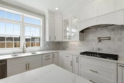 3390 Woodward Avenue, Wantagh, NY 11793 - Photo 22